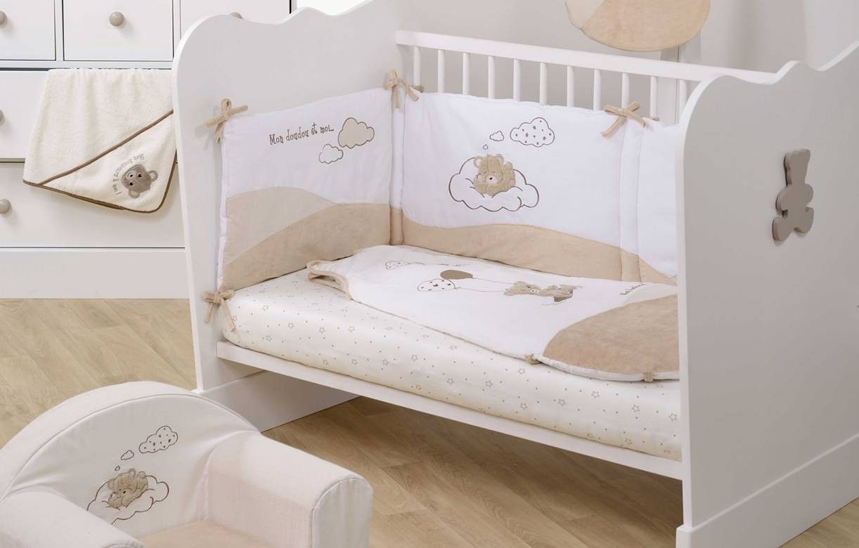Pack lit bébé avec matelas pango Couleur blanc et bois Akiten Retail